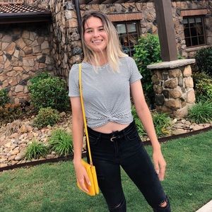 Meet your Posher, Andrea